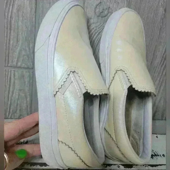 Vans iridescent slip on shoes. Size 5 - Picture 2 of 9
